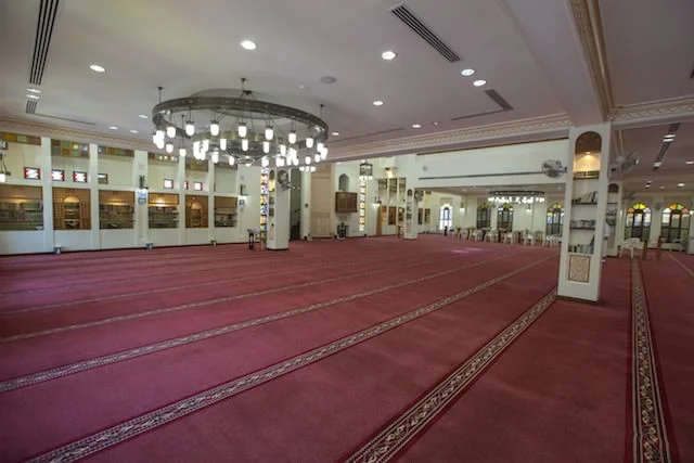 Jidhafs Grand Mosque - Thumbnail 11