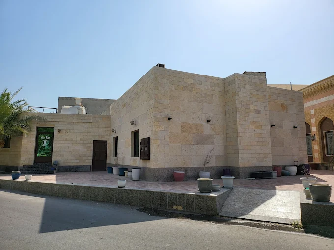 أبو عنقود - Main Image